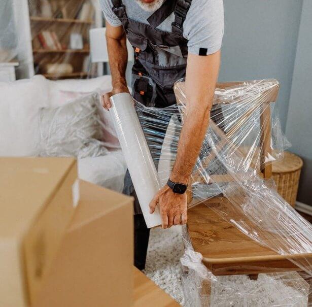 we have the capability to accommodate large and oversized items for packing and storage